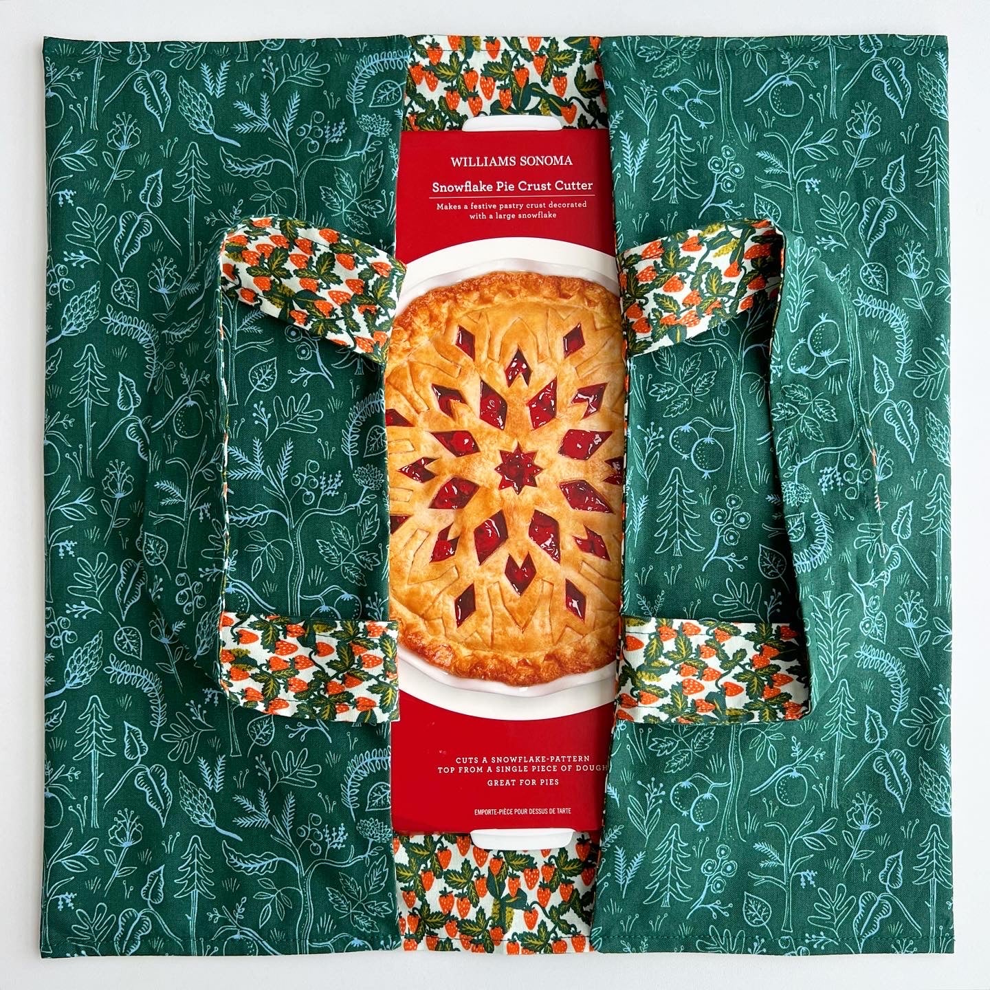 Pie / Casserole Carrier "Forest and strawberries"