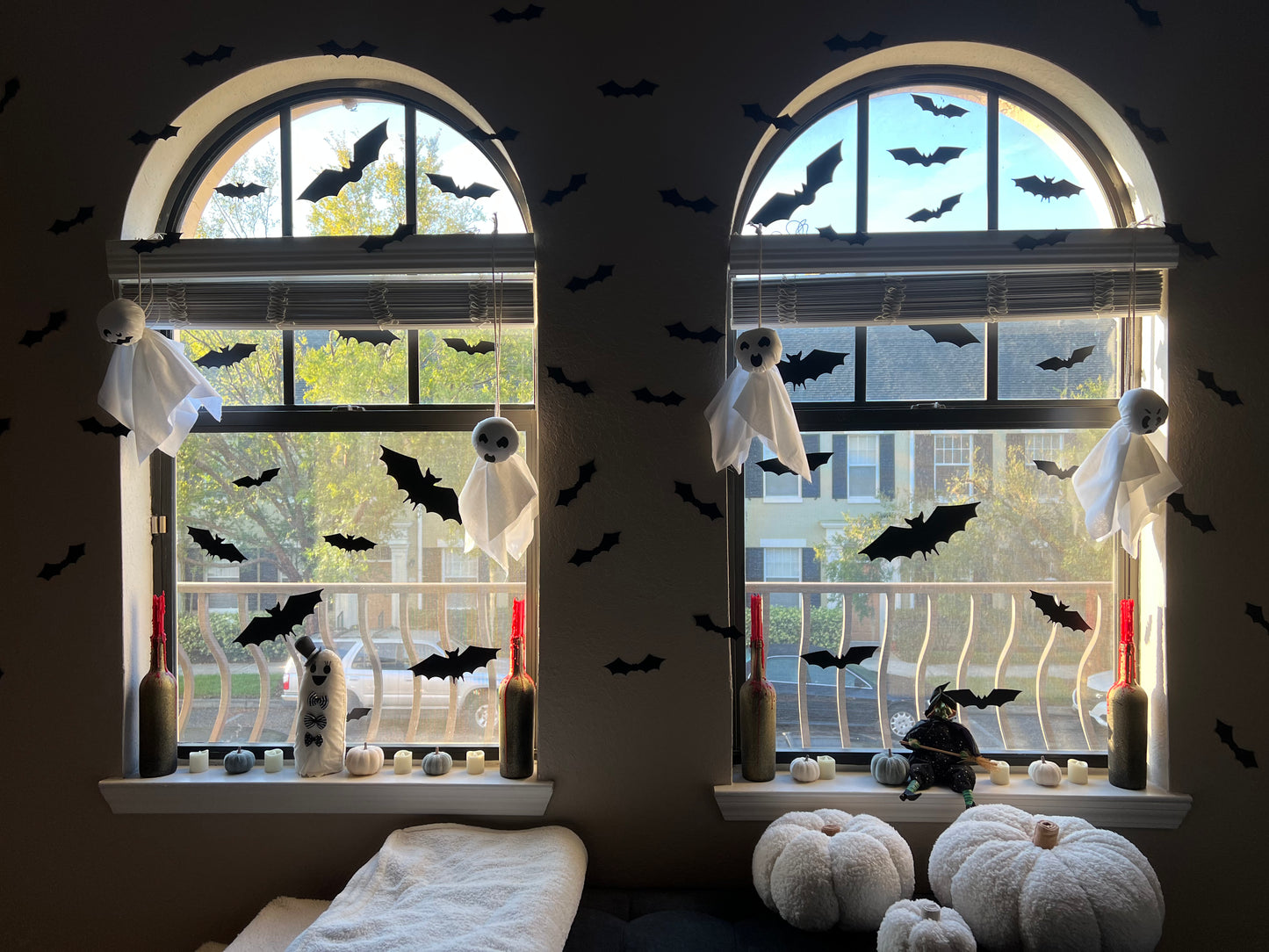 Hanging ghosts
