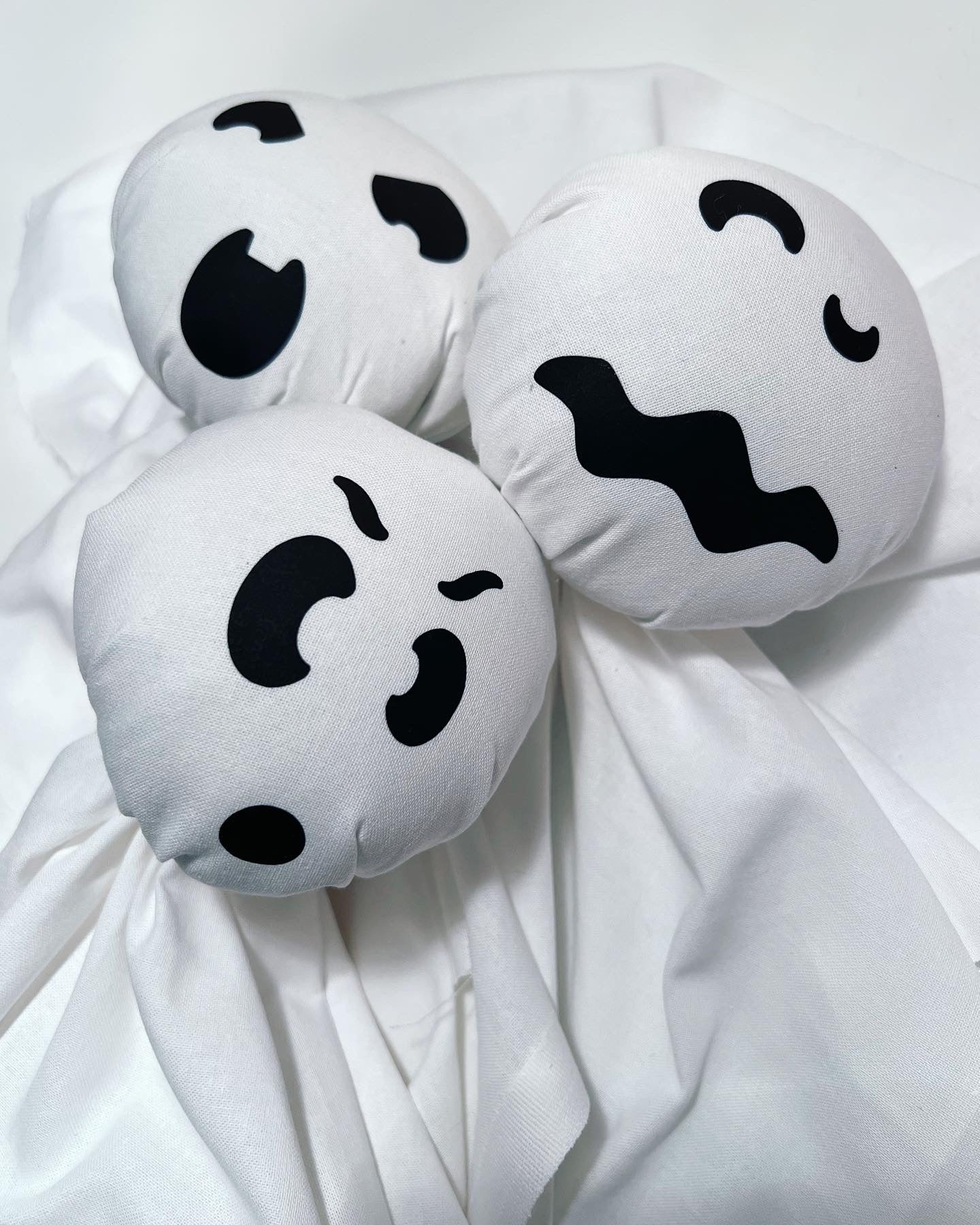 Hanging ghosts