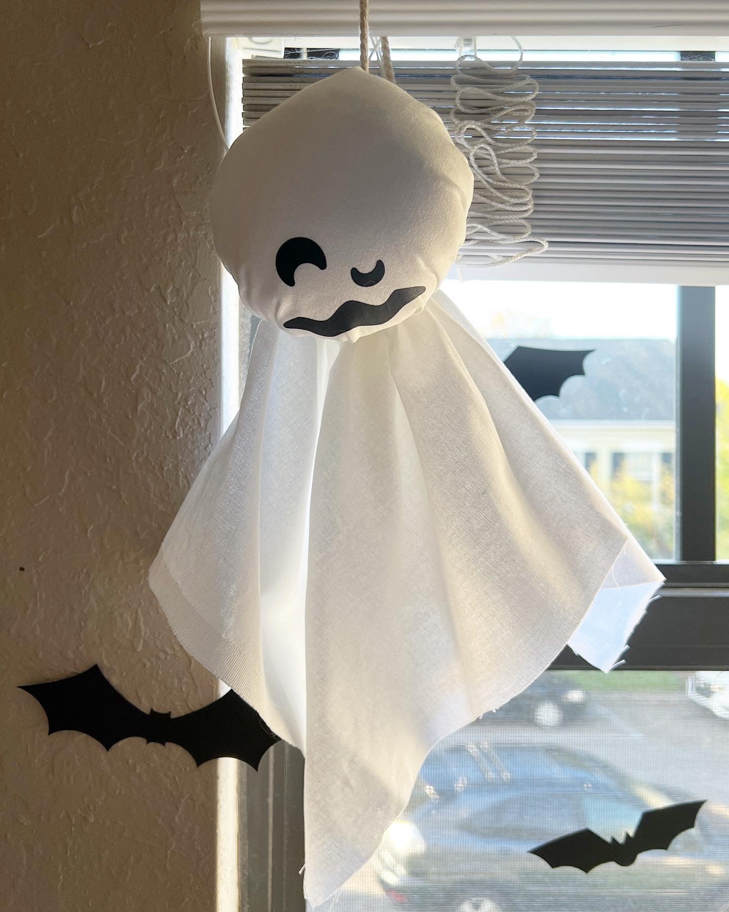 Hanging ghosts