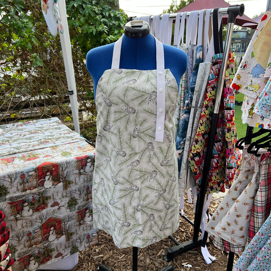 Christmas Apron “Snowy pinecones”